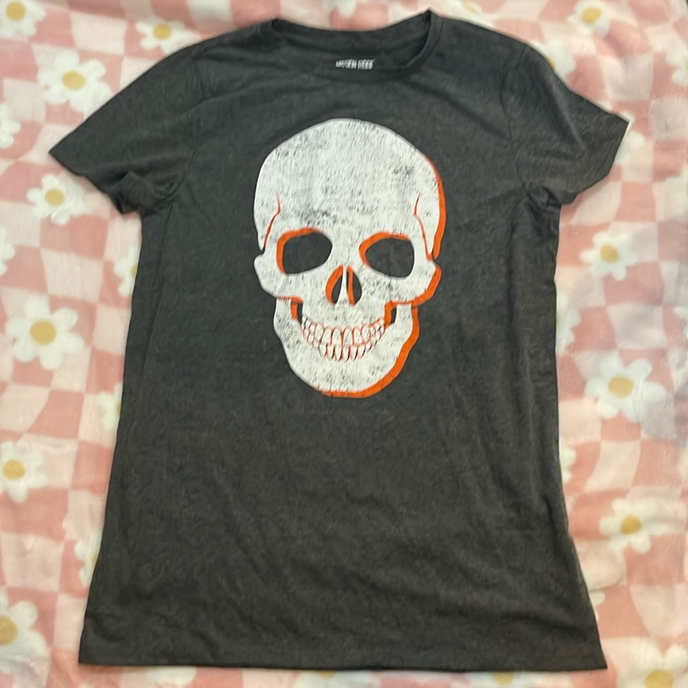 NWOT men’s Mission Ridge skull tshirt